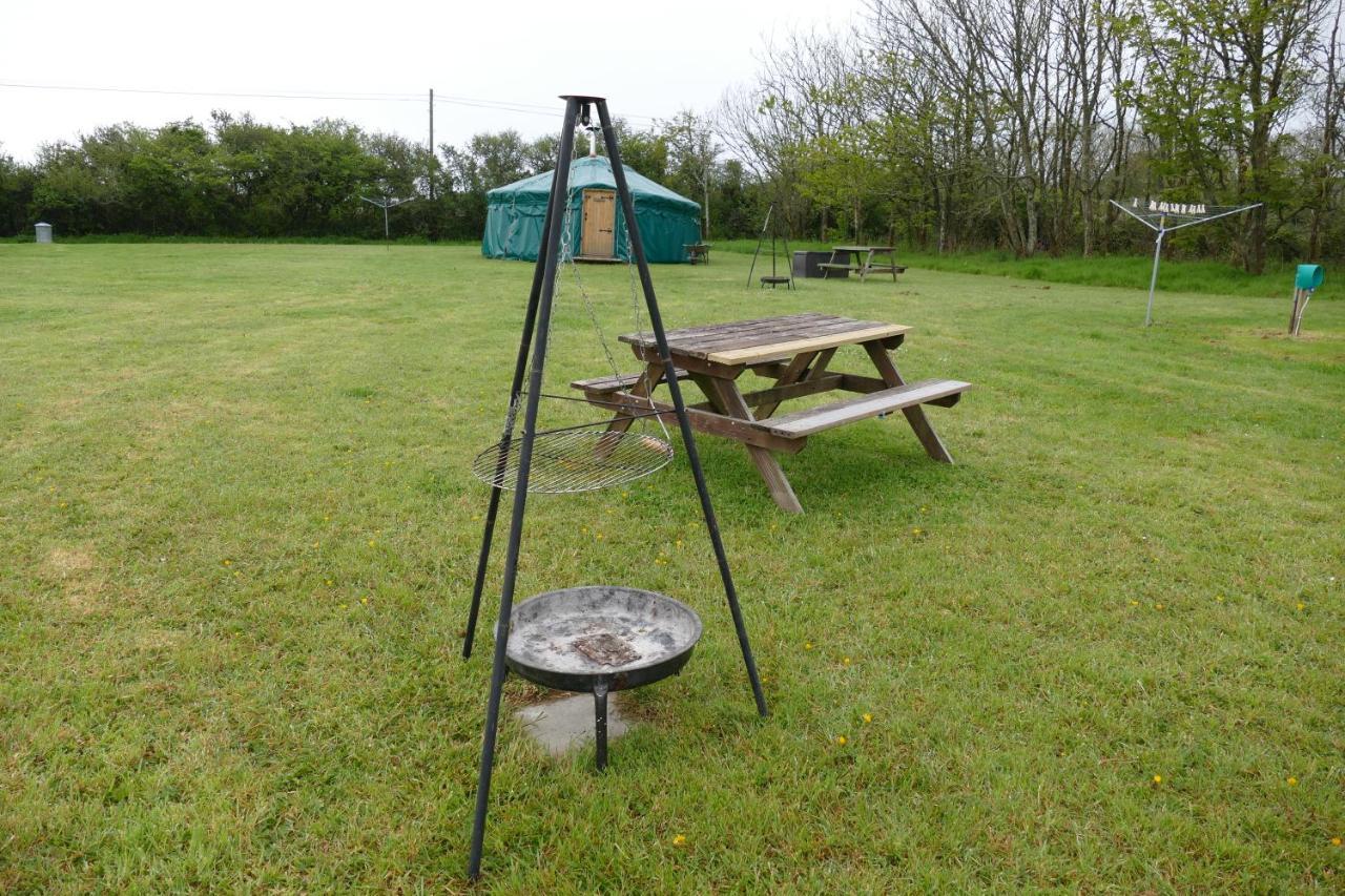Alder Yurt Wych Elm Glamping Hotel Helston Eksteriør billede